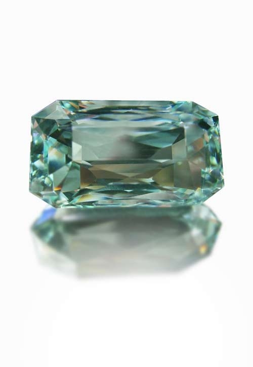 SOLD Aquamarine, 18.89ct. with crytal clarity and brillian bri